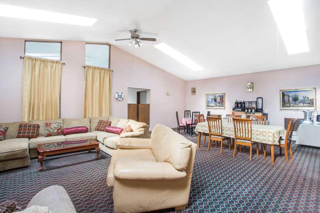Knights Inn Endwell Ресторан фото