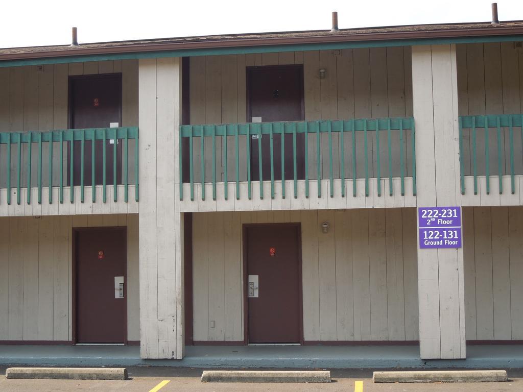 Knights Inn Endwell Экстерьер фото
