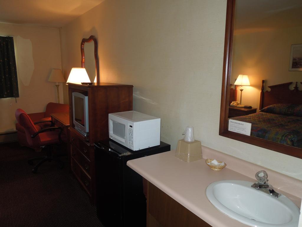 Knights Inn Endwell Экстерьер фото