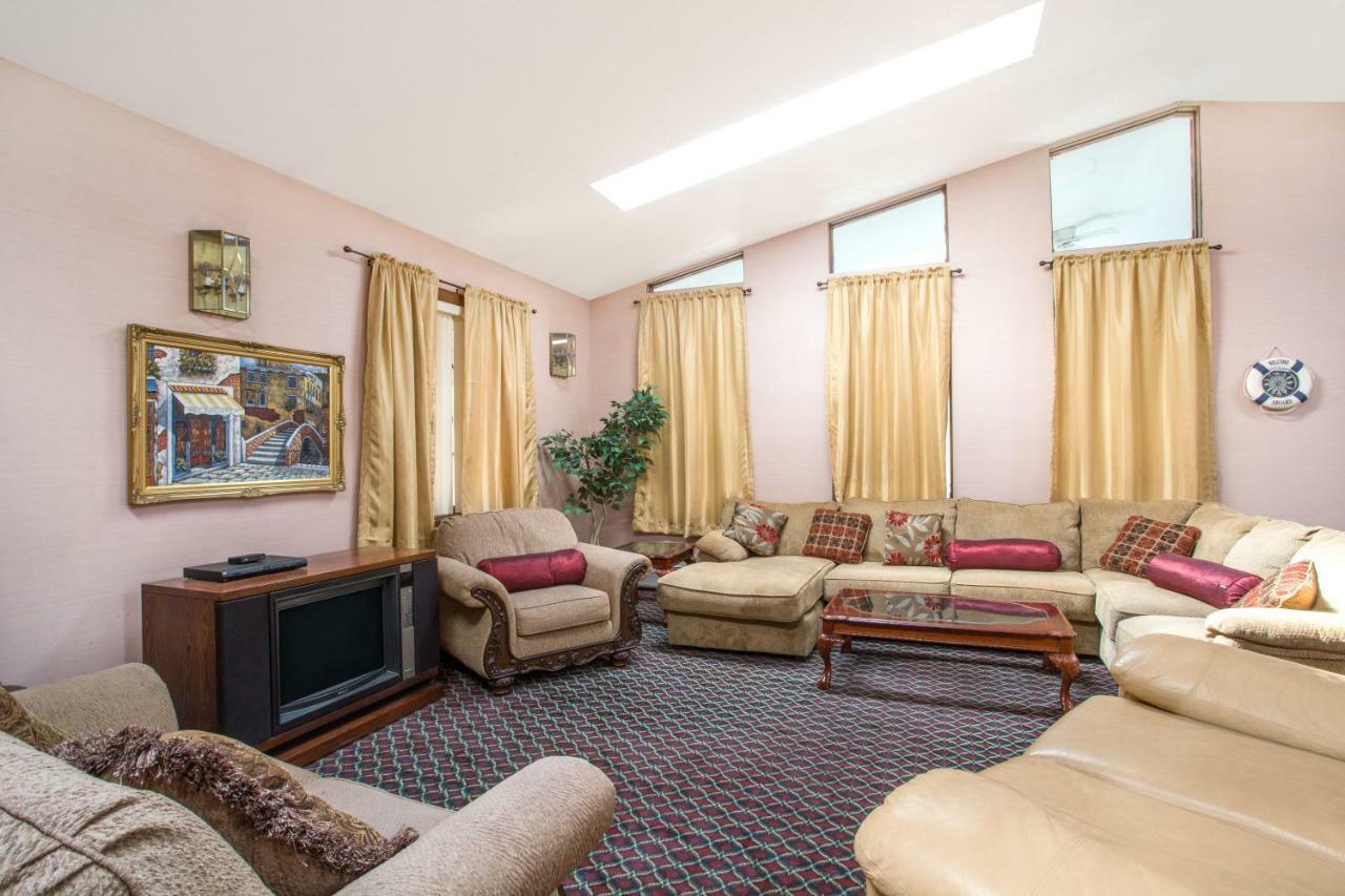 Knights Inn Endwell Экстерьер фото